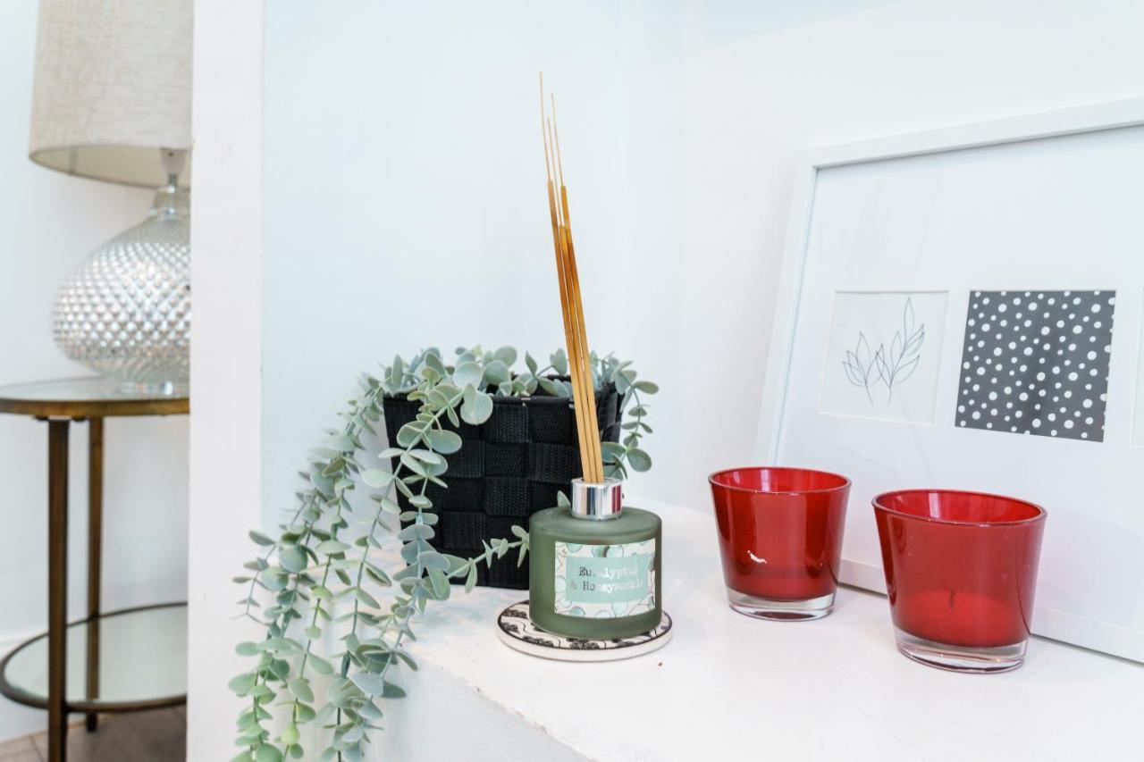 Modern 2 Bed Apartment Close To Westfield Stratford Mall With Garden London Ngoại thất bức ảnh